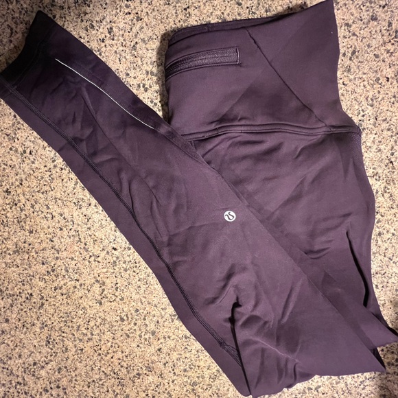 Lululemon leggings ( inside is fleece) - Picture 1 of 2